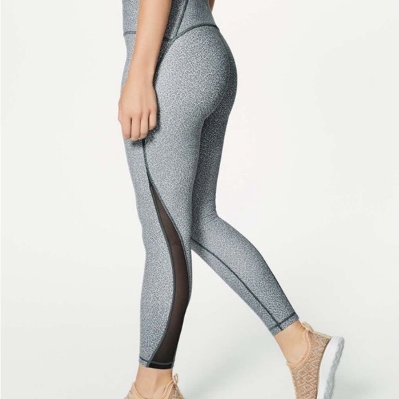 Lululemon Train Times Fractal Alpine print leggings with mesh panels - Picture 1 of 11